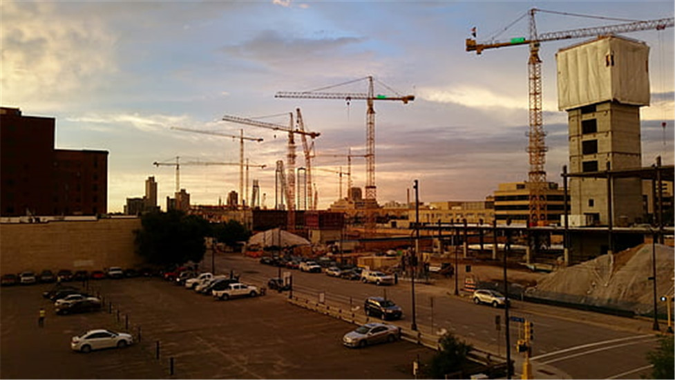 cranes-construction-building-site-minnesota-thumb.jpg